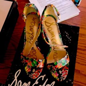 Sam Edelman Strapy Sandals chunkier heel.